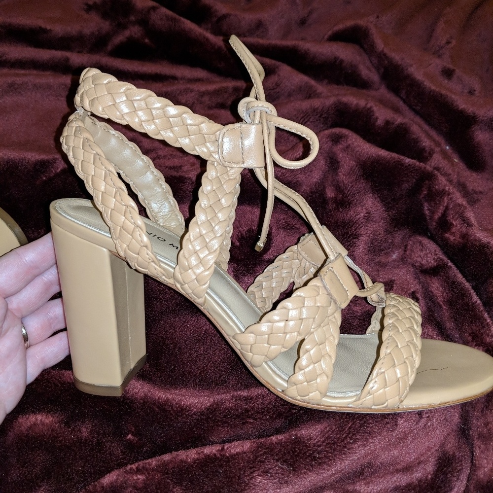 Antonio Melani lace up heel size 9